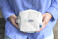 フェアトレードコットンボックスポーチ(S)