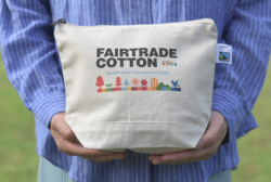 フェアトレードコットンレターポーチ（M）