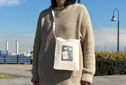 スマートポケットサコッシュ