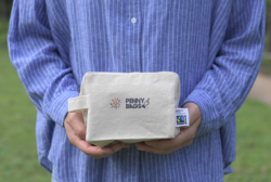 フェアトレードコットンボックスポーチ（M）