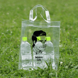 うちわが入る仕切りのあるトートバッグ