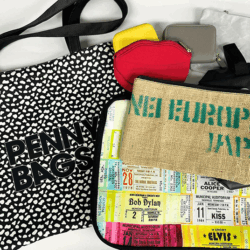 うちわが入る仕切りのあるトートバッグ