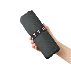 うちわが入る仕切りのあるトートバッグ